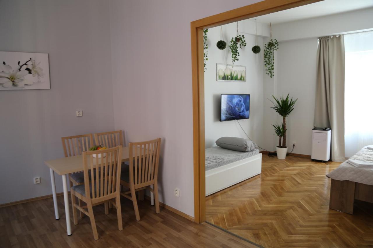 Charles Square Apartments Прага Экстерьер фото